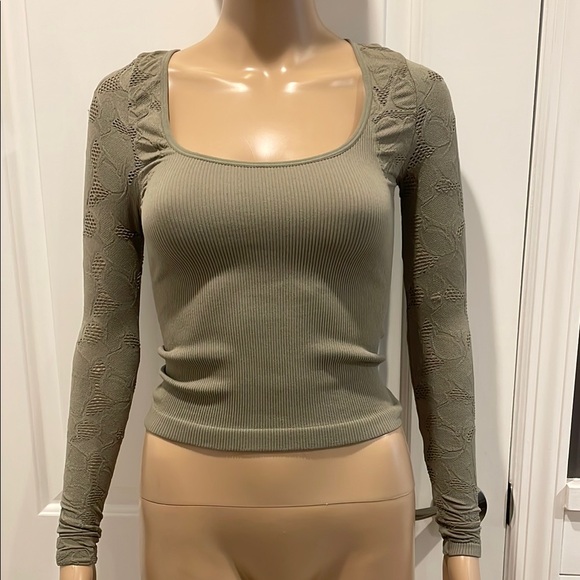 Altar’d State Olive Green Lace Sleeve Top size S/M - Picture 1 of 4